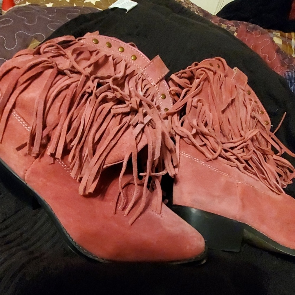 Fringe boots